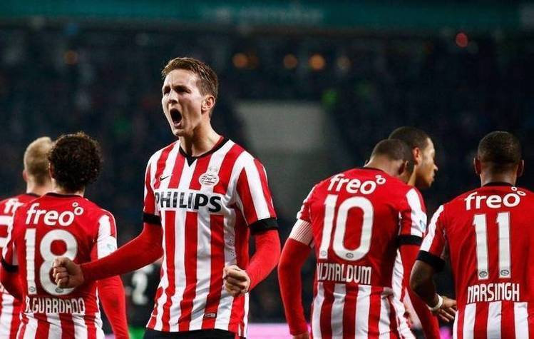 转会期荷甲焦点战,皇家社会队长鼓劲,底气十足,阵容厚度经受考验 转会期荷甲焦点战,皇家社会队长鼓劲,底气十足,阵容厚度经受考验