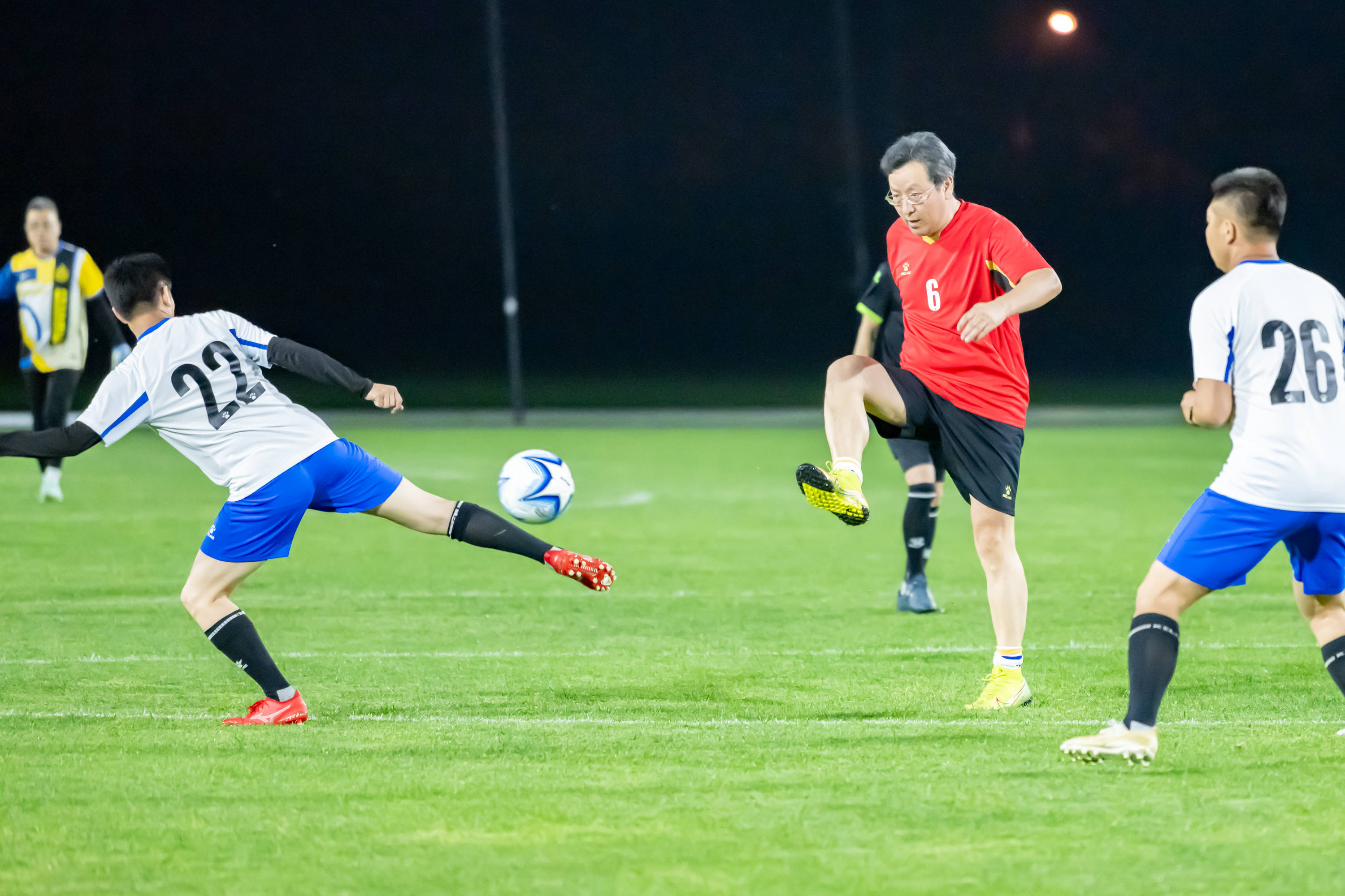 阿贾克斯迎欧冠关键赛,赛前门线救险,话题不断,数据趋势出现新变化 阿贾克斯迎欧冠关键赛,赛前门线救险,话题不断,数据趋势出现新变化