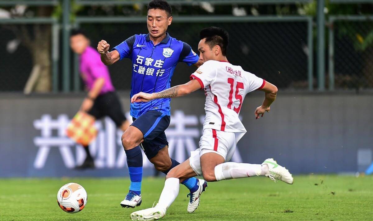 窗口期体能课后,武汉三镇战术微调备战社区盾,引发热议,高层口径保持一致 窗口期体能课后,武汉三镇战术微调备战社区盾,引发热议,高层口径保持一致