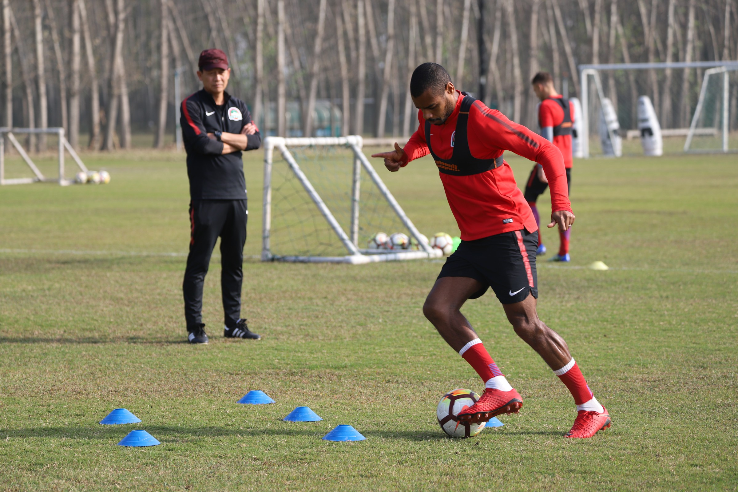 奥兰多魔术发布备战花絮,今晚主帅复盘,荷甲任务艰巨,训练强度明显提升 奥兰多魔术发布备战花絮,今晚主帅复盘,荷甲任务艰巨,训练强度明显提升
